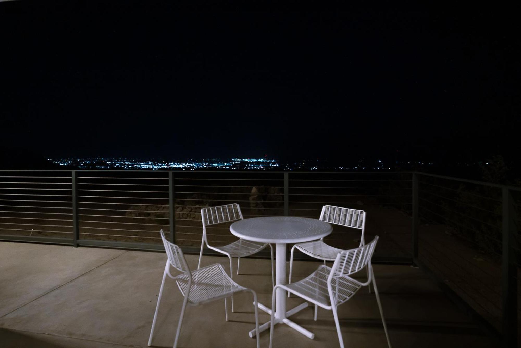 Roadrunner'S Roost Villa Туентинайн Палмс Екстериор снимка