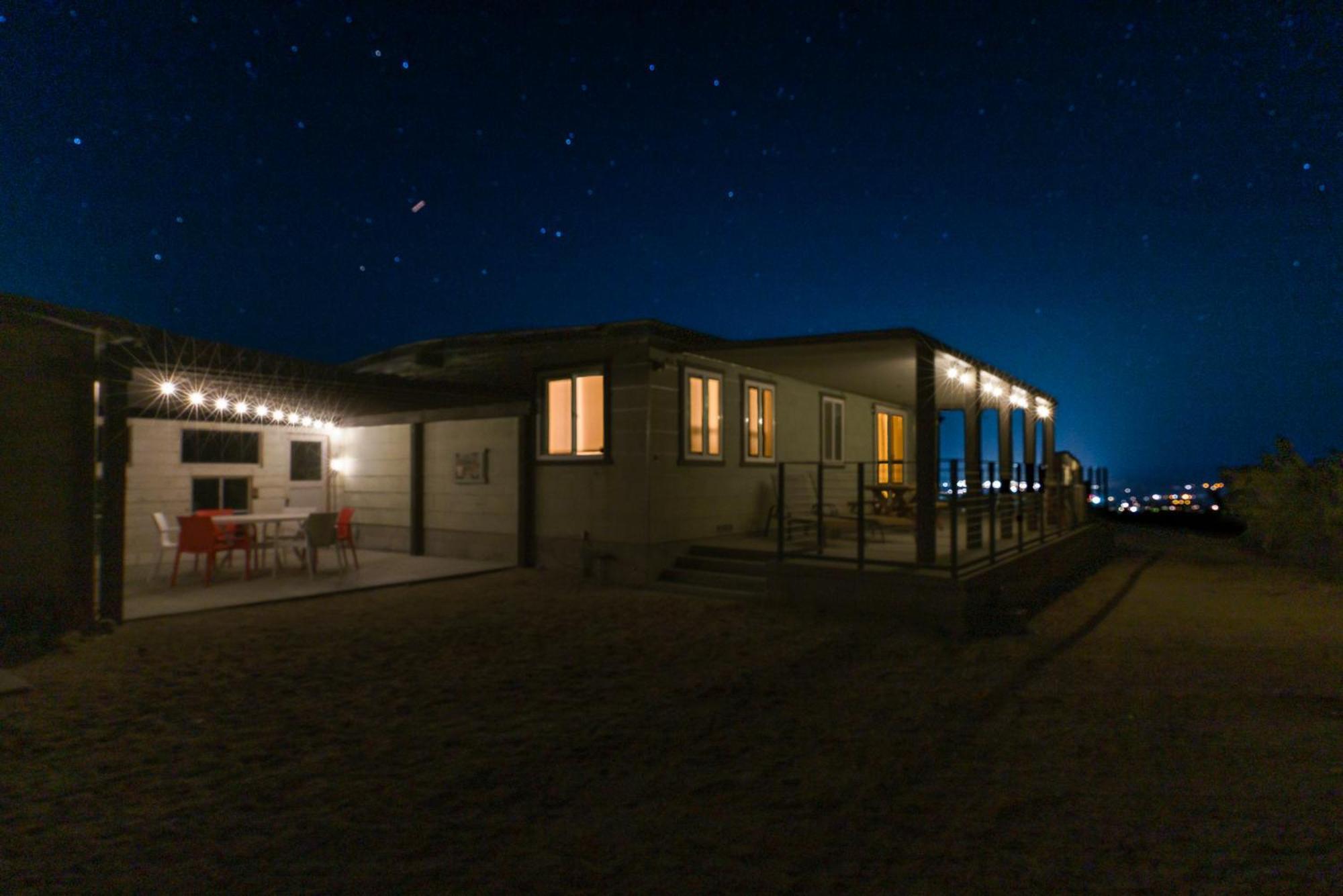 Roadrunner'S Roost Villa Туентинайн Палмс Екстериор снимка